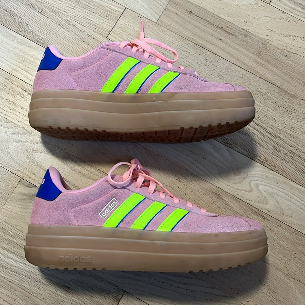 Adidas women’s VL Court Sneaker